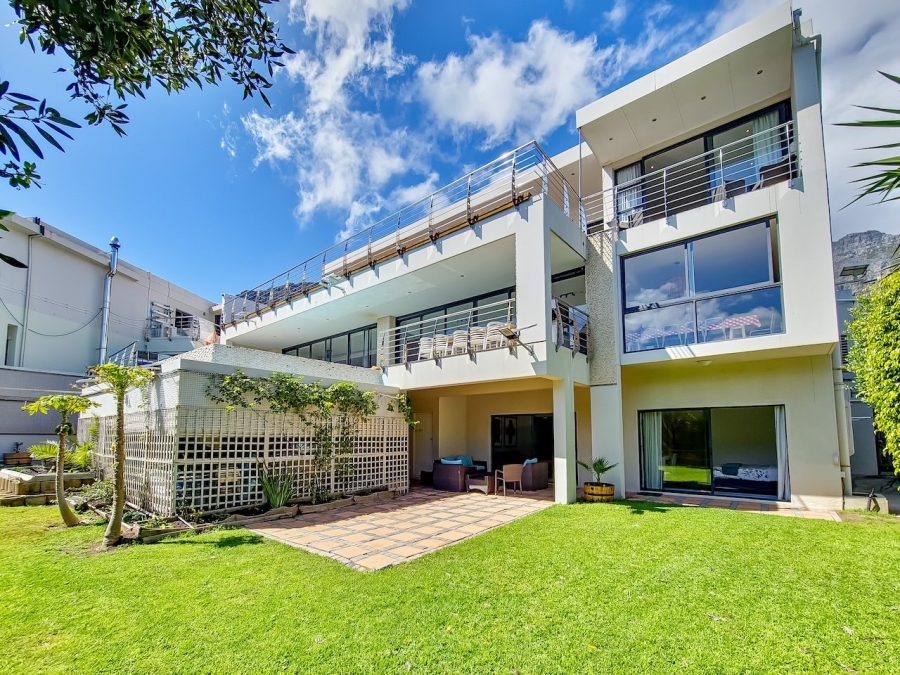 To Let 7 Bedroom Property for Rent in Camps Bay Western Cape